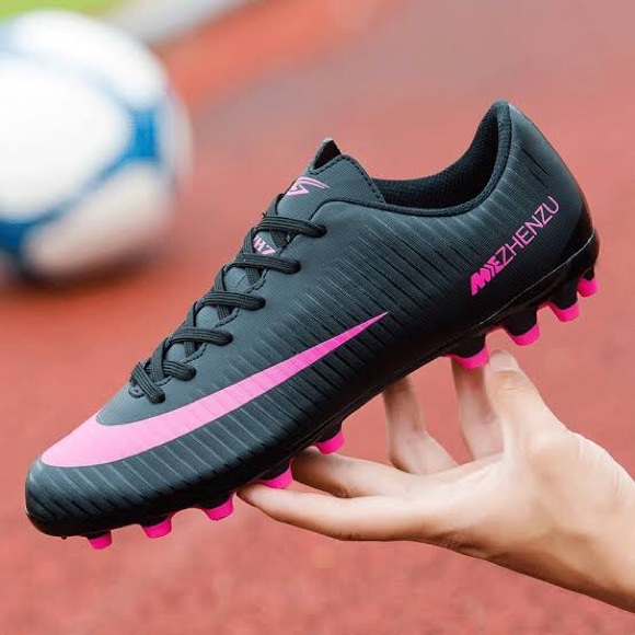 ZHENZU Soccer Cleats - Picture 3 of 10